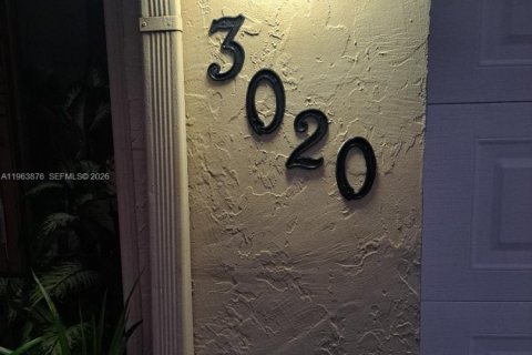 Copropriété à vendre à Miramar, Floride: 3 chambres, 111.48 m2 № 2025374 - photo 4