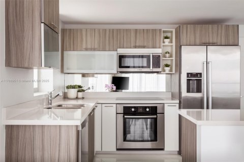 Condominio en venta en Miami Beach, Florida, 3 dormitorios, 114.27 m2 № 1867774 - foto 21