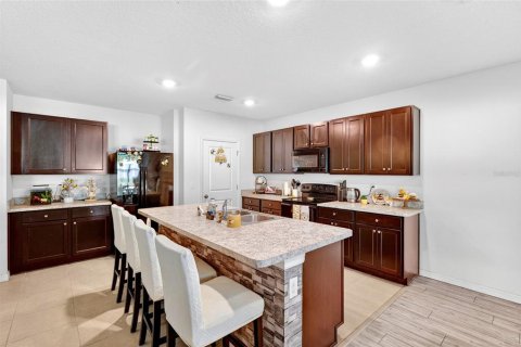 House in Ocala, Florida 4 bedrooms, 215.44 sq.m. № 2152340 - photo 28