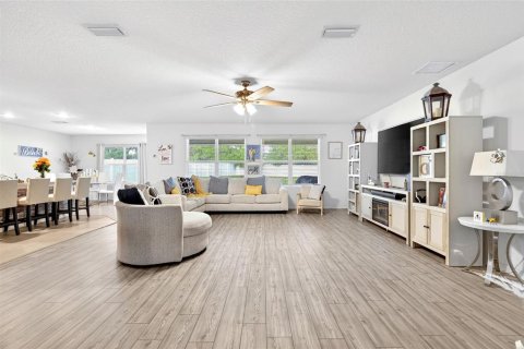 House in Ocala, Florida 4 bedrooms, 215.44 sq.m. № 2152340 - photo 16