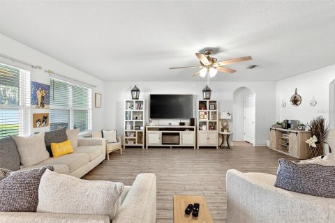 House in Ocala, Florida 4 bedrooms, 215.44 sq.m. № 2152340 - photo 18