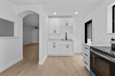 Casa en Davie, Florida 1 dormitorio, 63.36 m2 № 2055557