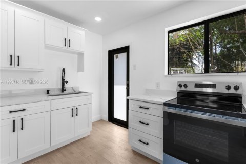 Casa en alquiler en Davie, Florida, 1 dormitorio, 63.36 m2 № 2055557 - foto 2