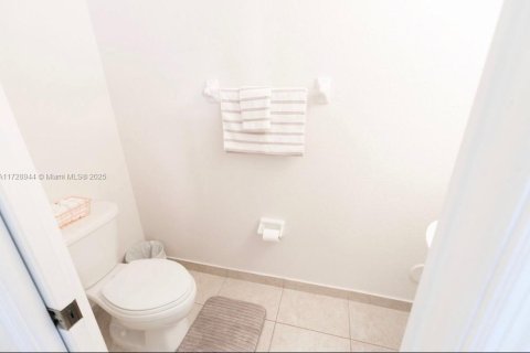 Купить кондоминиум в Дорал, Флорида 2 спальни, 104.33м2, № 1985027 - фото 10