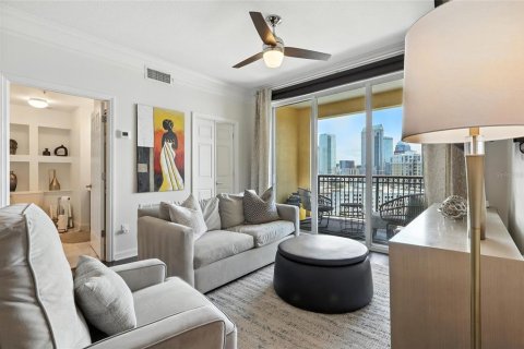 Condo in Tampa, Florida, 2 bedrooms  № 1801505 - photo 11