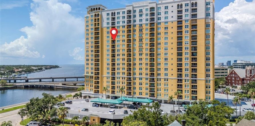 Condo in Tampa, Florida, 2 bedrooms  № 1801505