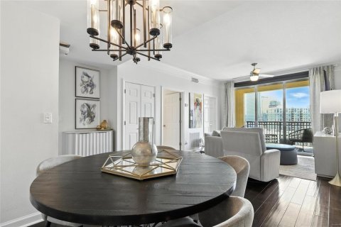 Condo in Tampa, Florida, 2 bedrooms  № 1801505 - photo 9