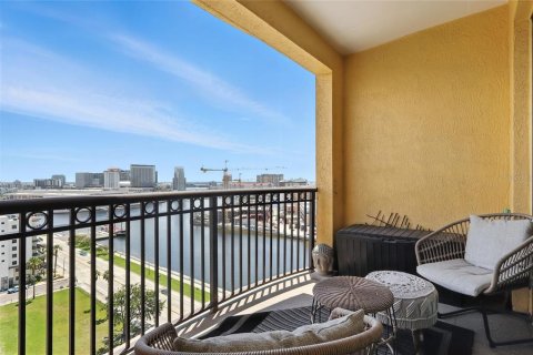 Condo in Tampa, Florida, 2 bedrooms  № 1801505 - photo 28