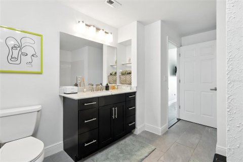 Condo in Tampa, Florida, 2 bedrooms  № 1801505 - photo 25