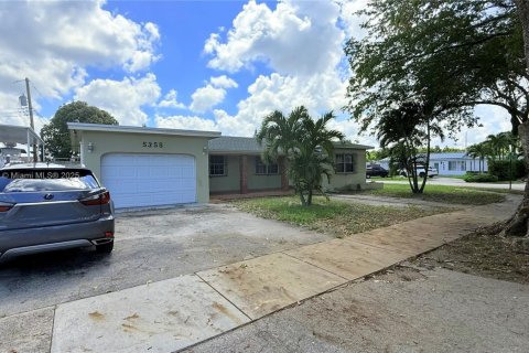 Villa ou maison à vendre à Hialeah, Floride: 3 chambres, 171.96 m2 № 1976624 - photo 4