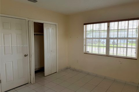 Villa ou maison à vendre à Hialeah, Floride: 3 chambres, 171.96 m2 № 1976624 - photo 17