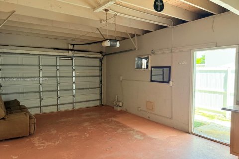 Villa ou maison à vendre à Hialeah, Floride: 3 chambres, 171.96 m2 № 1976624 - photo 24