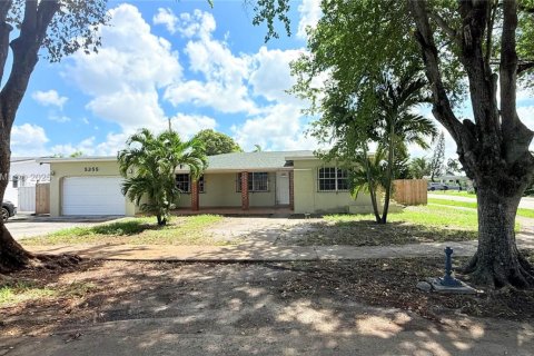 Villa ou maison à vendre à Hialeah, Floride: 3 chambres, 171.96 m2 № 1976624 - photo 1