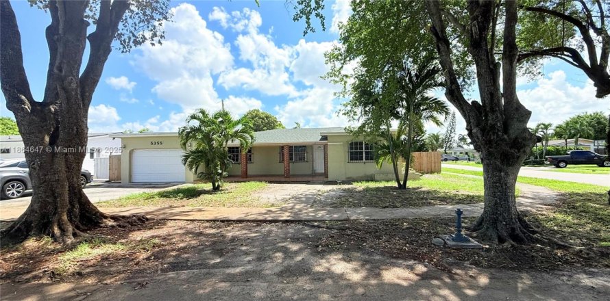 Villa ou maison à Hialeah, Floride 3 chambres, 171.96 m2 № 1976624