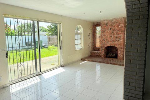 Villa ou maison à vendre à Hialeah, Floride: 3 chambres, 171.96 m2 № 1976624 - photo 7