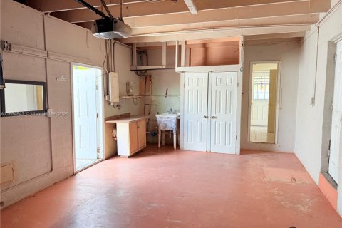 Villa ou maison à vendre à Hialeah, Floride: 3 chambres, 171.96 m2 № 1976624 - photo 23