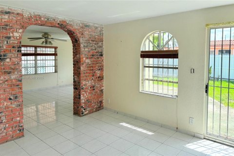 Villa ou maison à vendre à Hialeah, Floride: 3 chambres, 171.96 m2 № 1976624 - photo 10