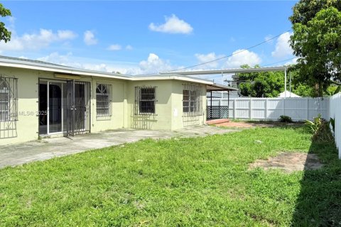 Villa ou maison à vendre à Hialeah, Floride: 3 chambres, 171.96 m2 № 1976624 - photo 30