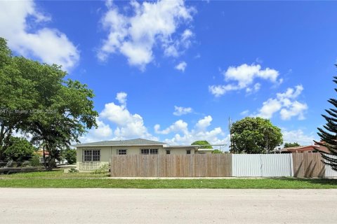 Villa ou maison à vendre à Hialeah, Floride: 3 chambres, 171.96 m2 № 1976624 - photo 5