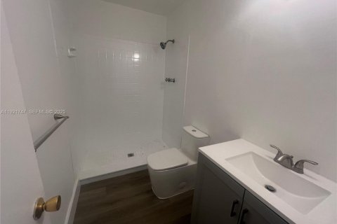 Copropriété à louer à Miami, Floride: 2 chambres, 91.6 m2 № 1982393 - photo 10