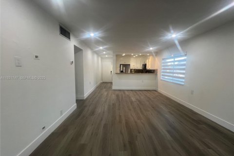 Copropriété à louer à Miami, Floride: 2 chambres, 91.6 m2 № 1982393 - photo 1