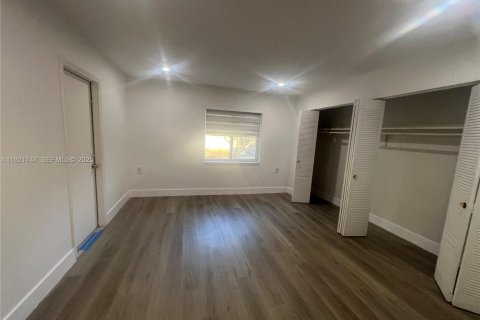 Copropriété à louer à Miami, Floride: 2 chambres, 91.6 m2 № 1982393 - photo 11