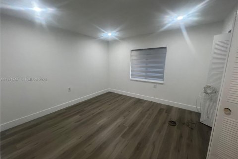 Copropriété à louer à Miami, Floride: 2 chambres, 91.6 m2 № 1982393 - photo 14