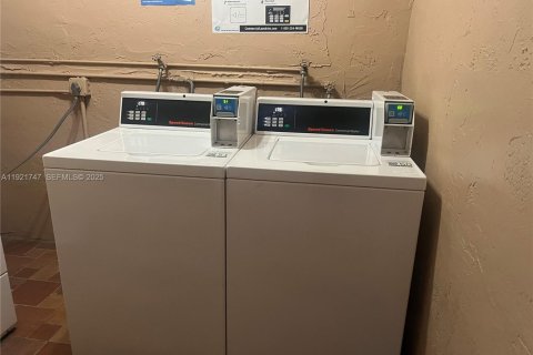 Copropriété à louer à Miami, Floride: 2 chambres, 91.6 m2 № 1982393 - photo 19