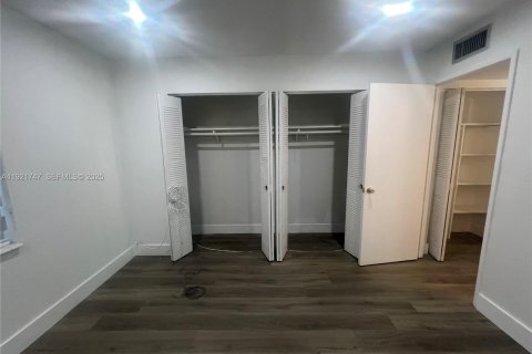 Copropriété à louer à Miami, Floride: 2 chambres, 91.6 m2 № 1982393 - photo 15