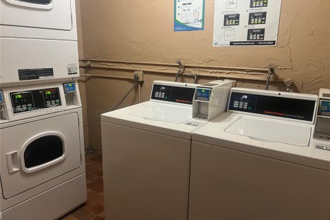 Copropriété à louer à Miami, Floride: 2 chambres, 91.6 m2 № 1982393 - photo 18