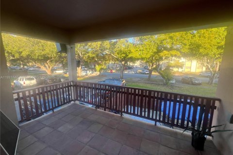 Copropriété à louer à Miami, Floride: 2 chambres, 91.6 m2 № 1982393 - photo 16