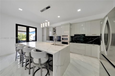 House in Homestead, Florida 6 bedrooms, 228.54 sq.m. № 2024086 - photo 10