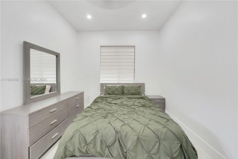 House in Homestead, Florida 6 bedrooms, 228.54 sq.m. № 2024086 - photo 21