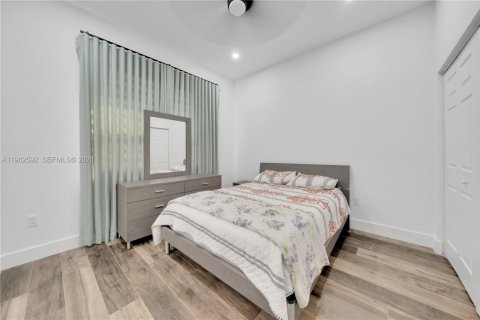 House in Homestead, Florida 6 bedrooms, 228.54 sq.m. № 2024086 - photo 28