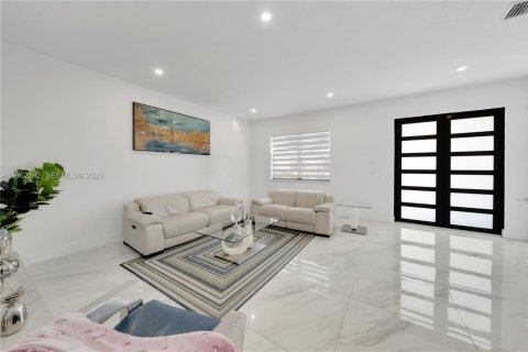 House in Homestead, Florida 6 bedrooms, 228.54 sq.m. № 2024086 - photo 7