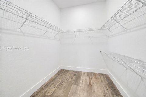 House in Homestead, Florida 6 bedrooms, 228.54 sq.m. № 2024086 - photo 26