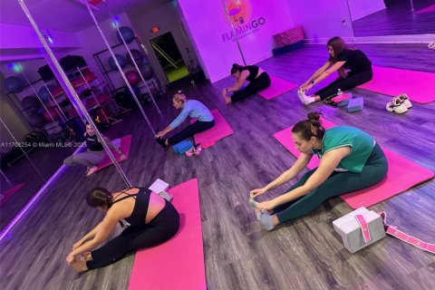 Propiedad comercial en venta en Hollywood, Florida № 1738066 - foto 27