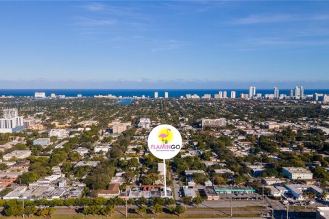 Commercial property in Hollywood, Florida № 1738066 - photo 1