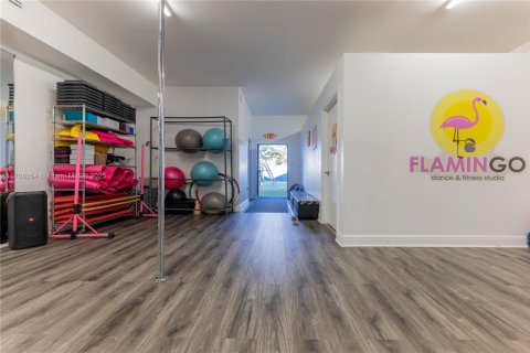 Commercial property in Hollywood, Florida № 1738066 - photo 7
