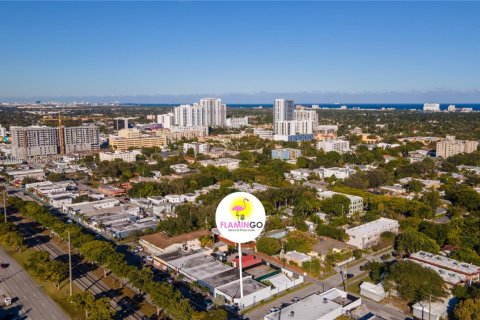 Propiedad comercial en venta en Hollywood, Florida № 1738066 - foto 26