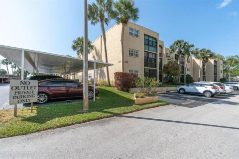 Condo à Largo, Floride, 2 chambres № 2216436