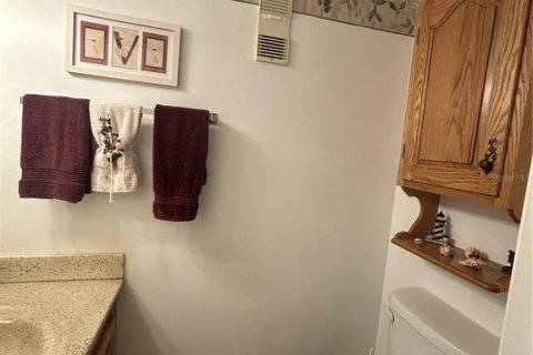 Condo in Largo, Florida, 2 bedrooms № 2216436 - photo 25