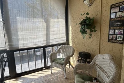 Condo in Largo, Florida, 2 bedrooms № 2216436 - photo 29