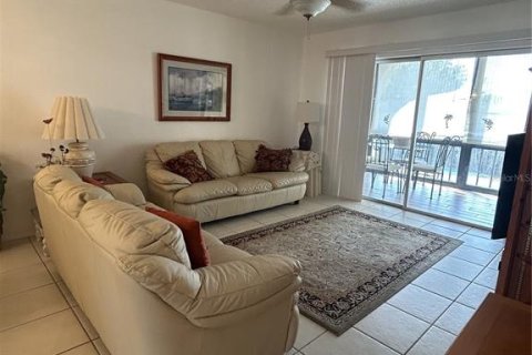 Condo in Largo, Florida, 2 bedrooms № 2216436 - photo 5