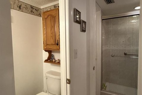 Condo in Largo, Florida, 2 bedrooms № 2216436 - photo 26