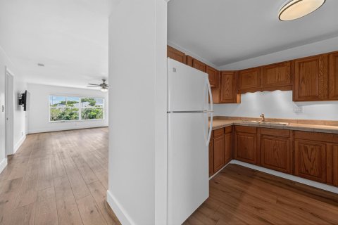Condo in Margate, Florida, 2 bedrooms № 2175849 - photo 14
