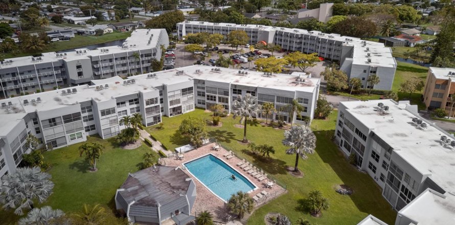 Condo in Margate, Florida, 2 bedrooms № 2175849