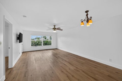 Condo in Margate, Florida, 2 bedrooms № 2175849 - photo 9