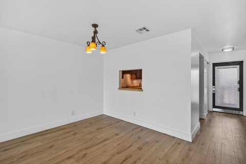 Condo in Margate, Florida, 2 bedrooms № 2175849 - photo 11