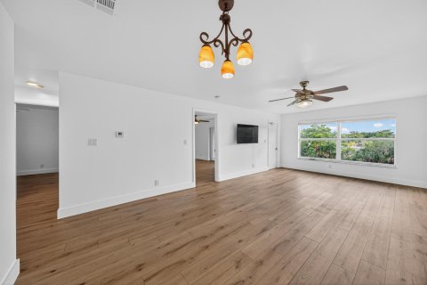 Condo in Margate, Florida, 2 bedrooms № 2175849 - photo 13